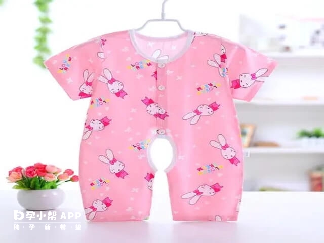 10个月的宝宝可以穿冰丝面料的衣服