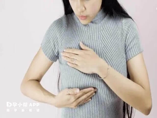 乳房胀痛是孕初期女性身体出现的细微表现之一