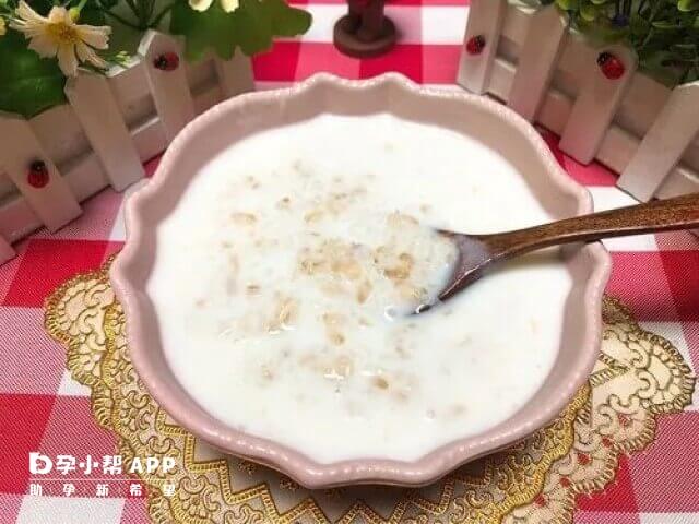 孕妇早餐喝牛奶燕麦粥不升血糖