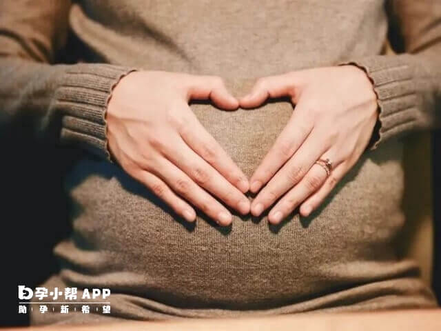 高龄产妇怀双胞胎后流产风险大